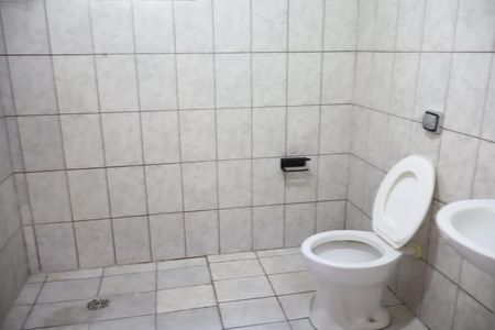 Banheiro de casa para alugar com 1 quarto, 100m² em Jardim Imperador (zona Leste), São Paulo