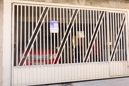 Casa para alugar com 100m², 1 quarto e sem vagaFachada e portão