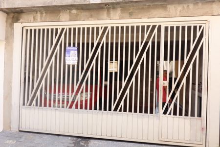 Casa para alugar com 100m², 1 quarto e sem vagaFachada e portão