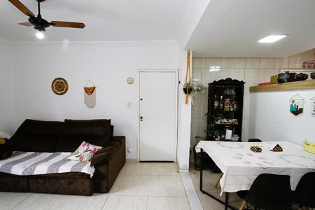 Sala de apartamento à venda com 3 quartos, 76m² em Padre Eustáquio, Belo Horizonte