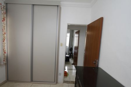 Apartamento à venda com 76m², 3 quartos e 1 vagaQuarto 2