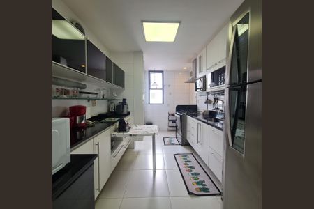 Apartamento à venda com 260m², 4 quartos e 2 vagasCozinha