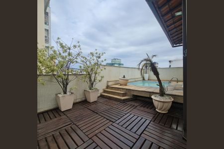 Apartamento à venda com 260m², 4 quartos e 2 vagasÁrea externa