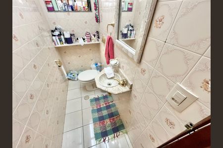 Casa à venda com 99m², 3 quartos e 2 vagasLavabo