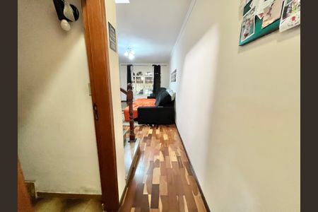 Casa à venda com 99m², 3 quartos e 2 vagasCorredor