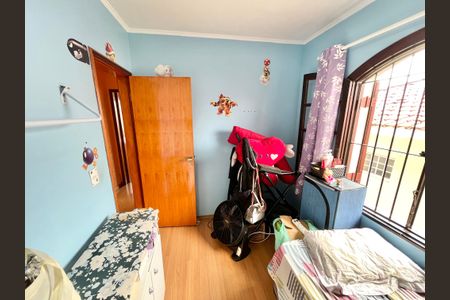 Casa à venda com 99m², 3 quartos e 2 vagasQuarto 2