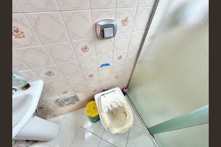 Casa à venda com 99m², 3 quartos e 2 vagasBanheiro
