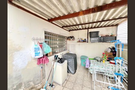 Casa à venda com 99m², 3 quartos e 2 vagasQuintal / Àrea de Serviço
