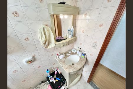 Casa à venda com 99m², 3 quartos e 2 vagasBanheiro da Suíte