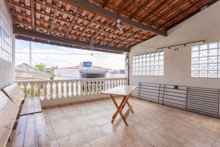 Casa para alugar com 123m², 4 quartos e 2 vagasVaranda