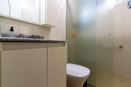 Apartamento à venda com 77m², 3 quartos e 2 vagasBanheiro Social