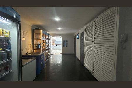 Apartamento à venda com 77m², 3 quartos e 2 vagasMini Mercado