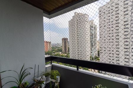 Apartamento à venda com 77m², 3 quartos e 2 vagasVaranda