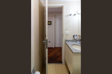 Apartamento à venda com 77m², 3 quartos e 2 vagasBanheiro Social