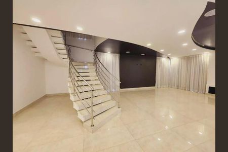 Casa para alugar com 4 quartos, 510m² em Mangabeiras, Belo Horizonte