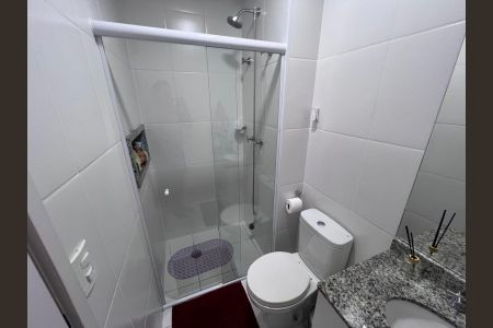 Apartamento à venda com 70m², 2 quartos e 1 vaga Apartamento à venda com 70m², 2 quartos e 1 vagaBanheiro