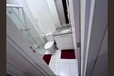 Apartamento à venda com 70m², 2 quartos e 1 vaga Apartamento à venda com 70m², 2 quartos e 1 vagaBanheiro