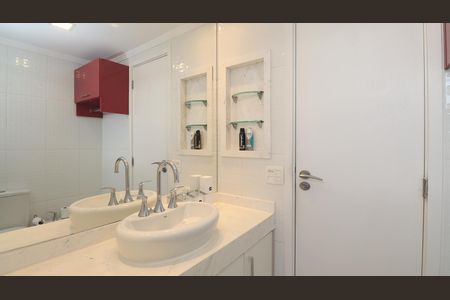 Apartamento à venda com 388m², 4 quartos e 4 vagas Apartamento à venda com 388m², 4 quartos e 4 vagasBanheiro da Suíte