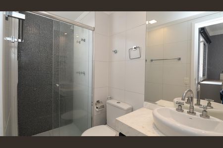 Apartamento à venda com 388m², 4 quartos e 4 vagas Apartamento à venda com 388m², 4 quartos e 4 vagasBanheiro 2