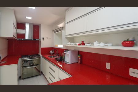 Apartamento à venda com 388m², 4 quartos e 4 vagas Apartamento à venda com 388m², 4 quartos e 4 vagasCozinha
