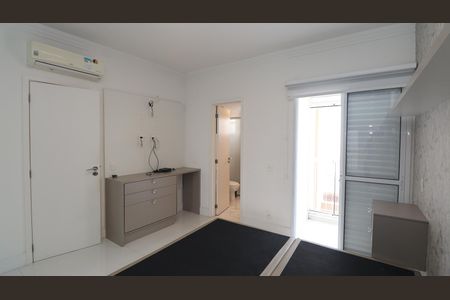Apartamento à venda com 388m², 4 quartos e 4 vagas Apartamento à venda com 388m², 4 quartos e 4 vagasSuíte 1