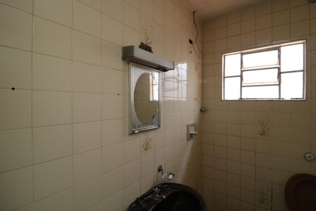 Banheiro de casa para alugar com 2 quartos, 50m² em Parque Sao Rafael, São Paulo