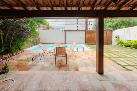 Casa à venda com 284m², 4 quartos e 4 vagasÁrea externa