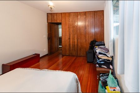 Casa à venda com 284m², 4 quartos e 4 vagasQuarto 1