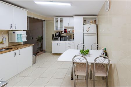 Casa à venda com 284m², 4 quartos e 4 vagasCozinha