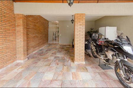 Casa à venda com 284m², 4 quartos e 4 vagasGaragem