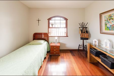Casa à venda com 284m², 4 quartos e 4 vagasQuarto 2