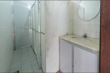 Casa à venda com 284m², 4 quartos e 4 vagasBanheiro social 2