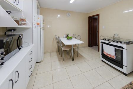 Casa à venda com 284m², 4 quartos e 4 vagasCozinha
