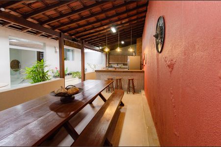 Casa à venda com 284m², 4 quartos e 4 vagasÁrea gourmet