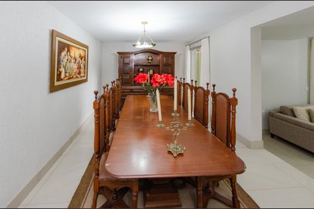 Casa à venda com 284m², 4 quartos e 4 vagasSala 2