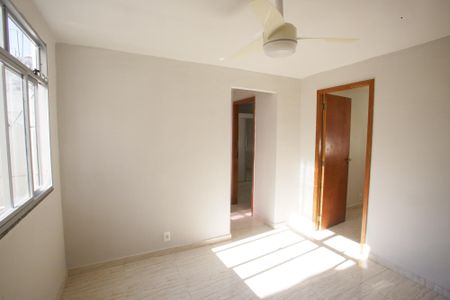 Sala de apartamento para alugar com 2 quartos, 32m² em Taquara, Rio de Janeiro