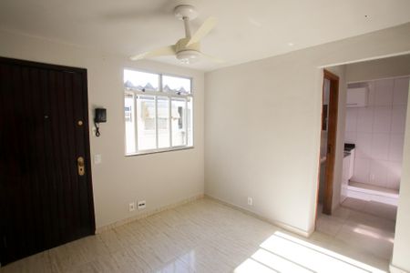 Sala de apartamento para alugar com 2 quartos, 32m² em Taquara, Rio de Janeiro