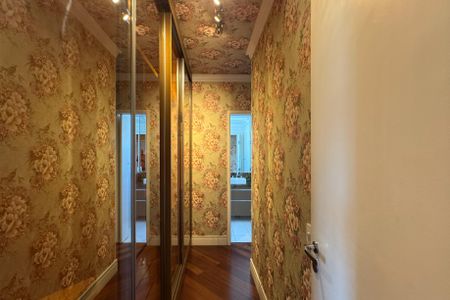 Apartamento à venda com 102m², 3 quartos e 2 vagasCloset - Suíte