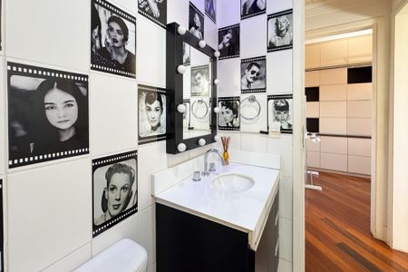 Apartamento à venda com 102m², 3 quartos e 2 vagasBanheiro Social