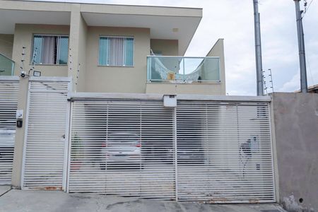 Fachada de casa à venda com 3 quartos, 256m² em  Xangrilá, Contagem