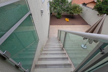 Escada de casa à venda com 3 quartos, 256m² em  Xangrilá, Contagem