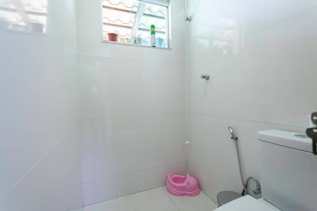 Casa à venda com 256m², 3 quartos e 4 vagasBanheiro social 2