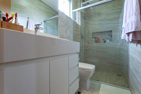 Casa à venda com 256m², 3 quartos e 4 vagasBanheiro da suíte 