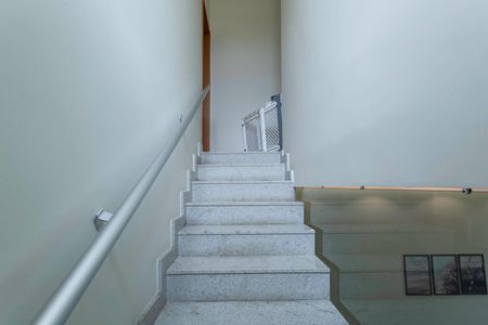 Casa à venda com 256m², 3 quartos e 4 vagasEscada