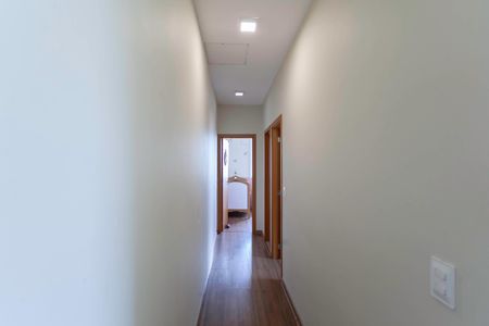 Casa à venda com 256m², 3 quartos e 4 vagasCorredor