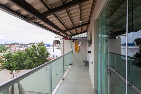 Casa à venda com 256m², 3 quartos e 4 vagasVaranda