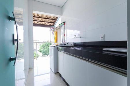 Casa à venda com 256m², 3 quartos e 4 vagasÁrea de serviço 