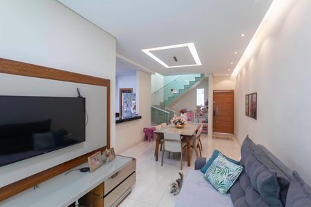 Sala de casa à venda com 3 quartos, 256m² em Monte Castelo, Contagem