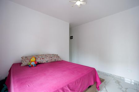 Casa à venda com 180m², 3 quartos e 2 vagas Casa à venda com 180m², 3 quartos e 2 vagasSuíte