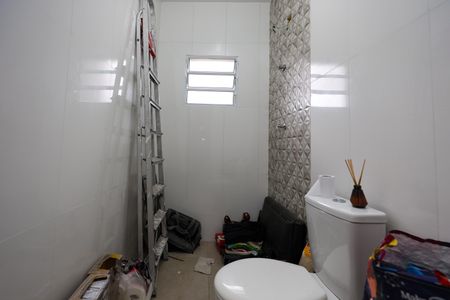 Casa à venda com 180m², 3 quartos e 2 vagas Casa à venda com 180m², 3 quartos e 2 vagasBanheiro da Suíte